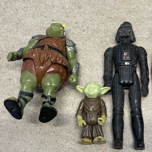 Vintage Kenner Star Wars Action Figures Lot of 9 Includes 1977 Darth Vader